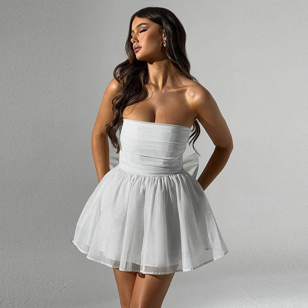 Robe de soirée argent scintillante col bardot et tulle fluide